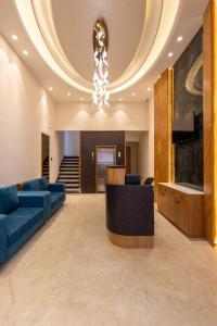 pravasa stay bapat square