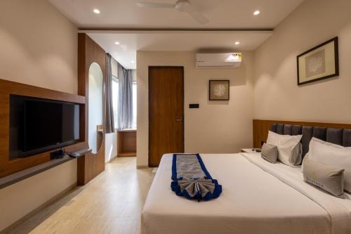 pravasa stay bapat square