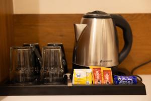 pravasa stay bapat square