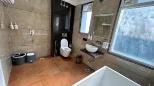 pravasa stay bapat square