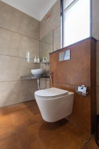 pravasa stay bapat square