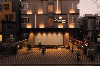 pravasa stay bapat square