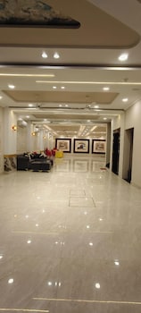 the golden taj vrindavan