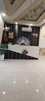 the golden taj vrindavan