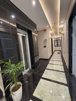 the golden taj vrindavan