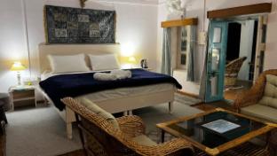 moonshine villa