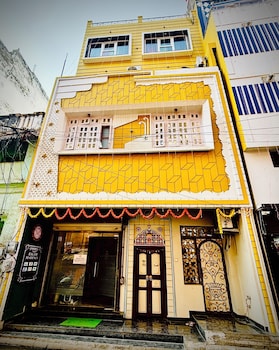 ragam residency