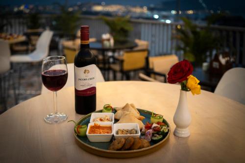 Maya's Manor - A Luxury Lake View Boutique Hotel,,3 star