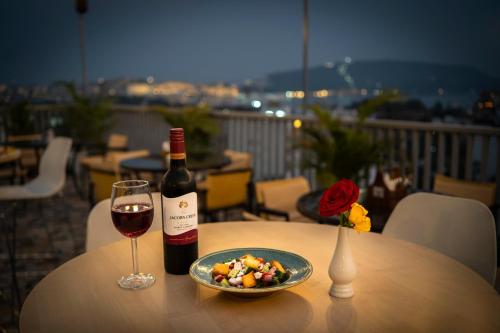 Maya's Manor - A Luxury Lake View Boutique Hotel,,3 star