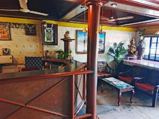 Hotel Nandini Deluxe Lodge,,3 star