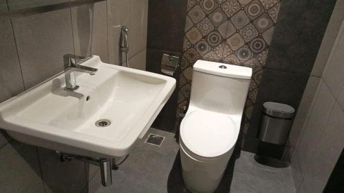 Mayilveedu Guest House,,5 star