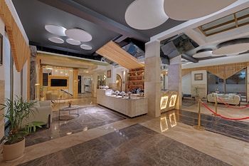 Hays Air By Ahuja Residences,,4 star