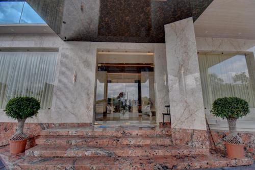 hotel warma palace