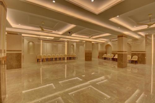 hotel warma palace