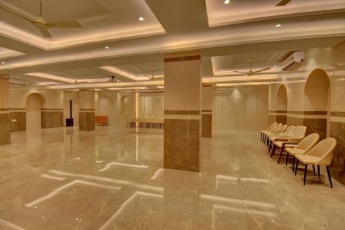 hotel warma palace