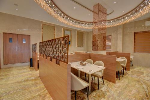 hotel warma palace