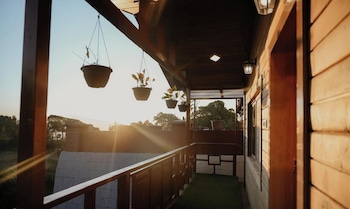 Verdant Retreat,,2 star