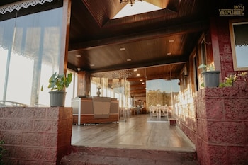 Verdant Retreat,,2 star