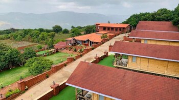 Verdant Retreat,,3 star