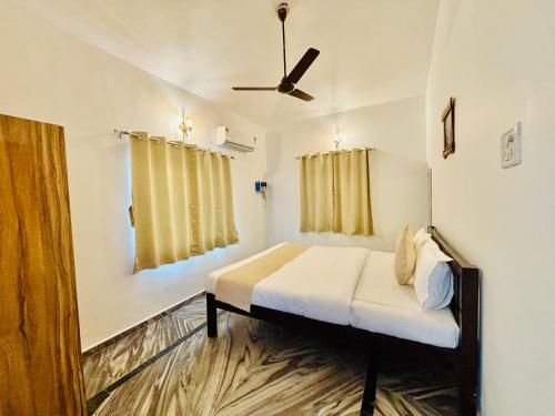 Zuna Stayz Morjim Goa,,2 star