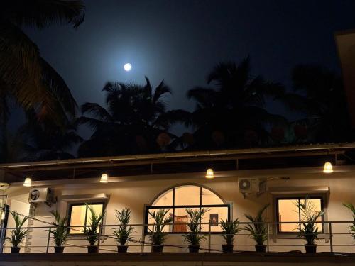 zuna stayz morjim goa