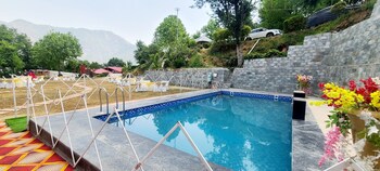 Hotel Vatika Resorts Cottages Shimla,,2 star