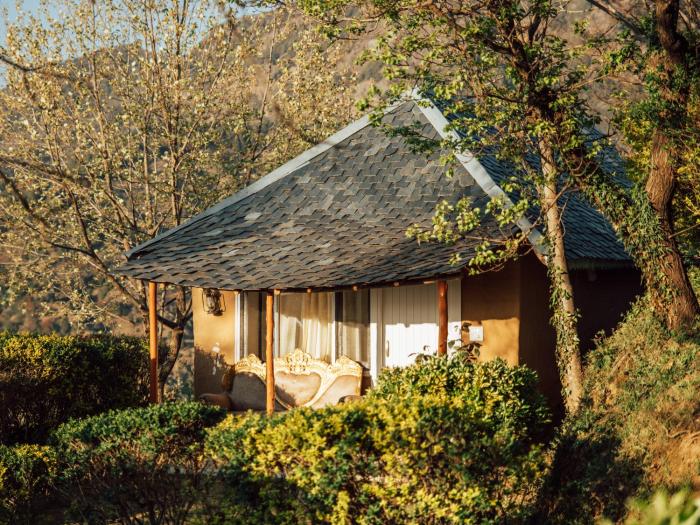 hotel vatika resorts cottages shimla