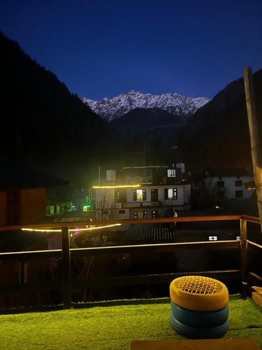 nirvana by oztel backpacker hostel