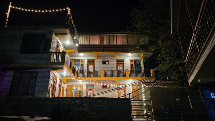 nirvana by oztel backpacker hostel