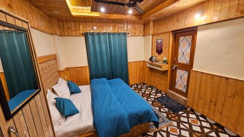 nirvana by oztel backpacker hostel