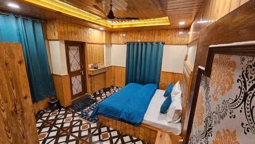 nirvana by oztel backpacker hostel