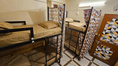 nirvana by oztel backpacker hostel