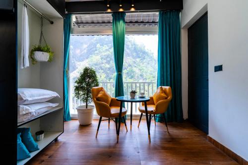 raaviera by the ganges