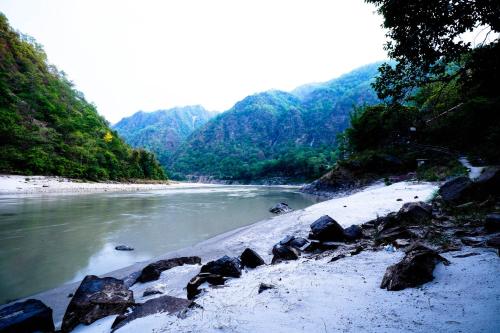 raaviera by the ganges