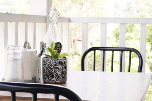 Raaviera By The Ganges,,3 star