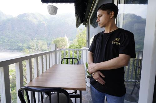 Raaviera By The Ganges,,3 star