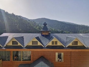 The Chail Pine Orchard Resort,,2 star