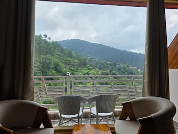 the chail pine orchard resort