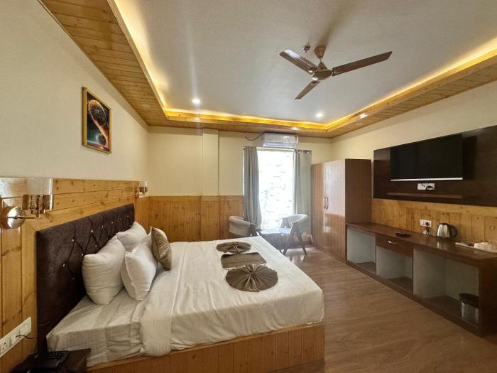 the chail pine orchard resort