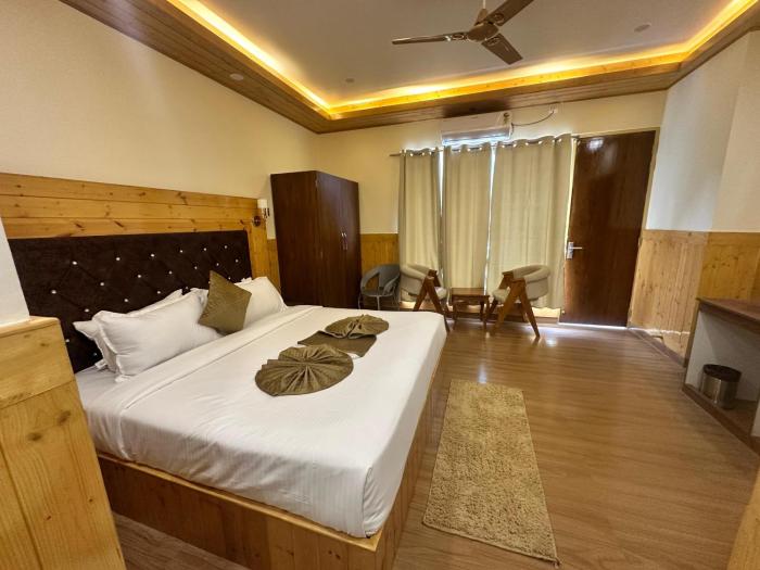 the chail pine orchard resort