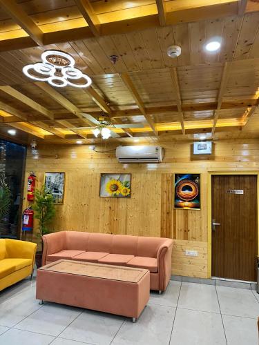 The Chail Pine Orchard Resort,,2 star