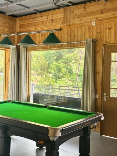 the chail pine orchard resort