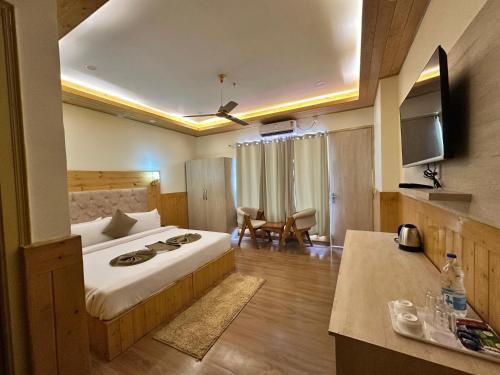 the chail pine orchard resort