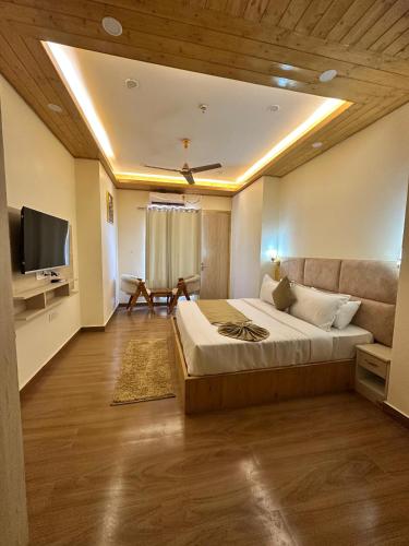 the chail pine orchard resort