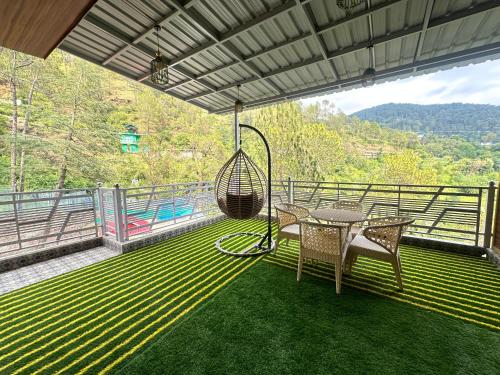 the chail pine orchard resort