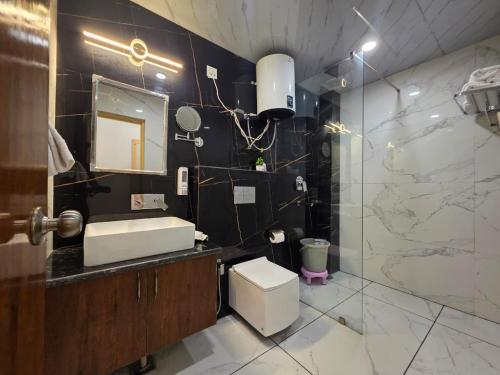 the chail pine orchard resort