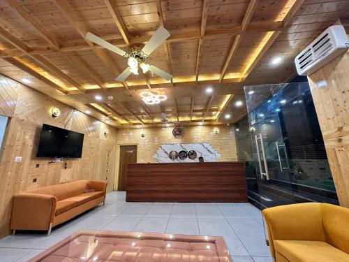 the chail pine orchard resort