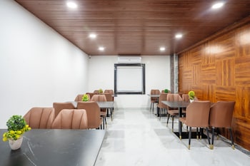 Vedha Sri Guest Inn,,3 star