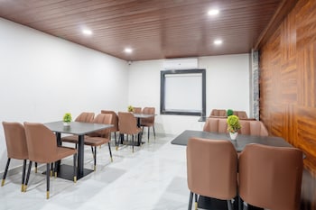 Vedha Sri Guest Inn,,3 star