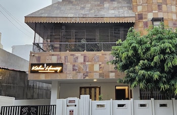 Krishna Homestay,,3 star